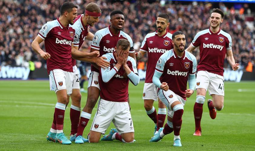 9场6球，身为中场的若昂-内维斯成为本赛季巴黎队内第一射手