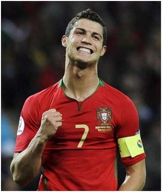 高二少女篮球场上炸翻全场自述答案只有努力