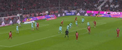 每体：莱万首选与巴萨续约，但也已开始研究其它联赛的报价