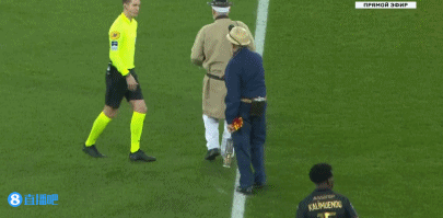 TA：埃切韦里倾向于租借加盟英超俱乐部；德甲球队也有意尼潘（TA：埃切韦里倾向以租借方式登陆英超；德甲球队有意尼潘）